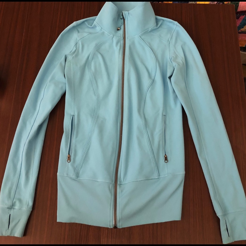 Like New LULULEMON zip up jacket for Spring!